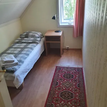 Sjarmerende Feriehus I Olden Rett Ved Fjorden Stryn Exterior photo
