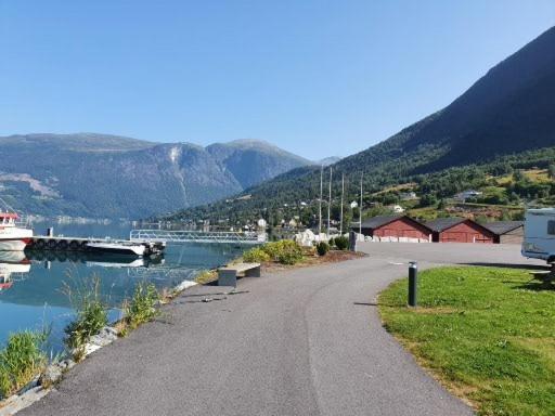 Sjarmerende I Olden Rett Ved Fjorden * Stryn